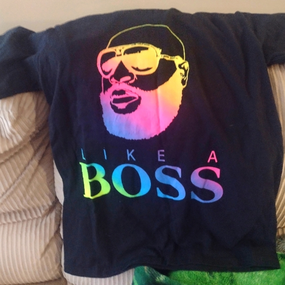 Tee shirt